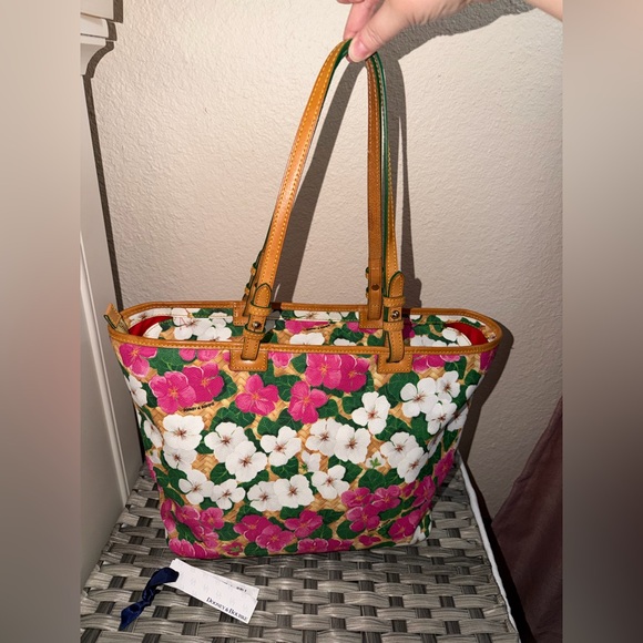 Dooney & Bourke Leisure Shopper Floral Tote – Fuchsia Hibiscus Floral Tote - Picture 9 of 16